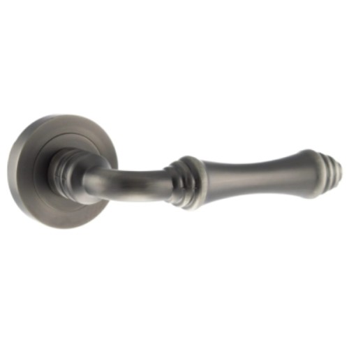 DURHAM LEVER HANDLE ON ROUND ROSE